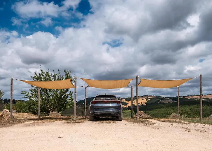 Casale Poggio Rocco *